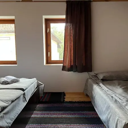 The House Gsm нула, осем девет, девет, три, осем, три, осем, осем, три בית הארחה *