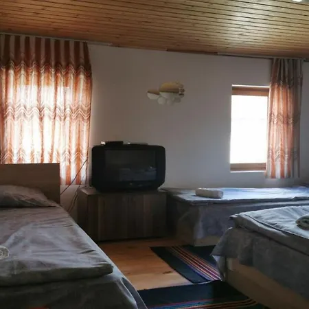 The House Gsm нула, осем девет, девет, три, осем, три, осем, осем, три אלנה