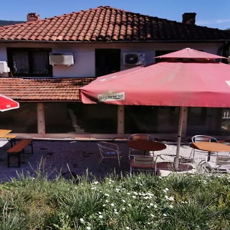 בית הארחה The House Gsm нула, осем девет, девет, три, осем, три, осем, осем, три אלנה